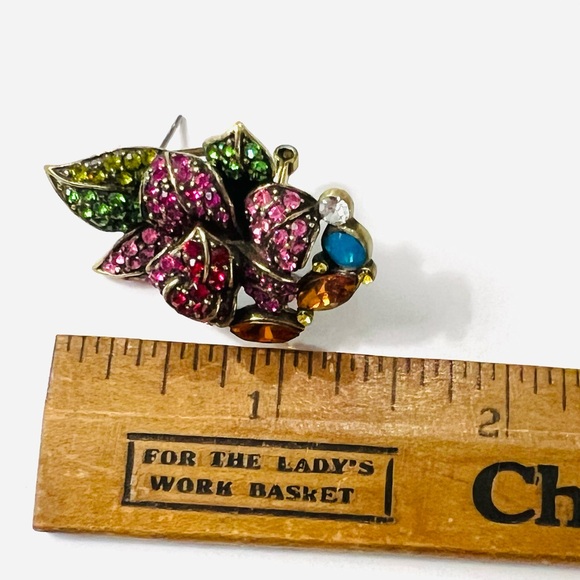 Heidi Daus 🆕 Floral Omega for pierced ears Crystal Omega Earrings - Picture 5 of 6